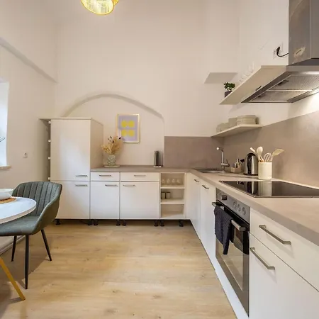 アパート Simply Homes Erholung Zwischen & Bergen トラウンシュタイン